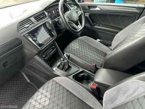 Volkswagen Tiguan R-LINE 2.0TDI 150HP MANUAL - Image 3
