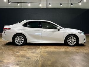 Toyota Camry HYBRID 2.5L AUTOMATIC - Image 3