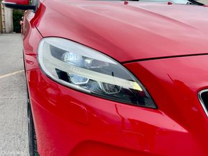 VOLVO V40 2017 2.0, DIESEL - Image 4