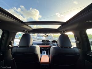 7 seater Plug-in Hybrid - Top Spec - Like New - Image 2