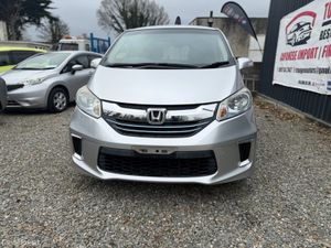 Honda Freed 2015.1 - Image 2