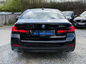 2022 BMW 5 Series  2.0 PLUG IN HYBRID G30 M SPORT - Image 4