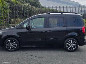 Demo Sale - Mercedes-Benz T-Class 2025 - Image 2