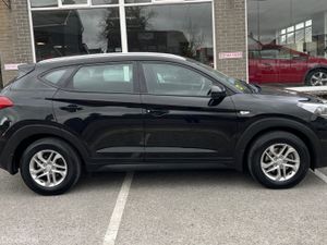 Hyundai Tucson Comfort 1.7 Diesel - Image 2