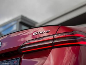 BMW 5-Series 530e M Sport Pro - Image 3