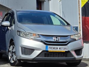 Honda Fit Hybrid - Image 2