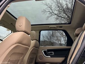 Land Rover Discovery Sport 2018 - Image 4