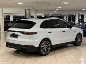 Porsche Cayenne E-HYBRID=HUGE SPEC//1 OWNER//222 R - Image 3
