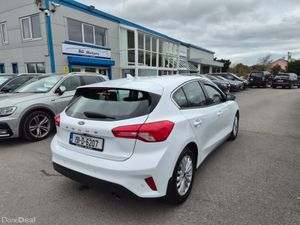 Ford Focus Titanium 5DR 1.0 Ecoboost 125 - Image 4