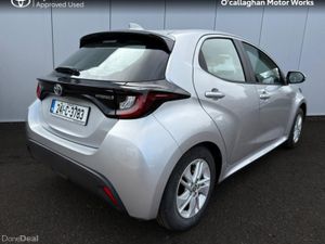 Toyota Yaris 1.5 HYBRID LUNA 4DR - Image 4