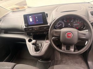 Fiat Doblo DOBLO SWB 1.5 100BHP  650 KG 4DR - Image 4