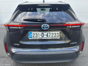 2023 TOYOTA YARIS CROSS LUNA 1.5i HYBRID A/T - Image 4