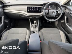 Skoda Octavia AMBITION 2.0 TDI 115HP 5DR - Image 2