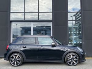 Mini Cooper 1.5 Sport 5dr Auto - Image 4