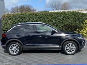 Volkswagen T-Roc HIGHLINE 2.0 TDI // LOW MILEAGE / - Image 2