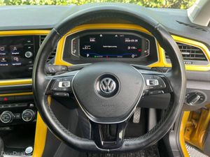 Volkswagen T-Roc DESIGN 2.0 TDI // VERY LOW MILEAG - Image 4