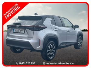 Toyota Yaris CROSS LUNA SPORT 4DR AUTO - Image 2