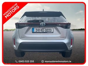 Toyota Yaris CROSS LUNA SPORT 4DR AUTO - Image 4