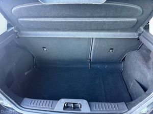 Volkswagen Passat HIGHLINE 1.6 TDI MANUAL 6SPEED F - Image 4