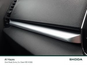 Skoda Karoq **TOP SPEC**WINTER PACK**STYLE 1.6TDI - Image 3