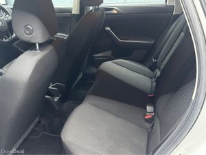 Volkswagen Polo TRENDLINE 1.0 MANUAL 5SPEED 80HP 5 - Image 4