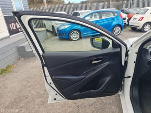 Mazda Demio 1.3L Petrol Automatic (6194) - Image 4
