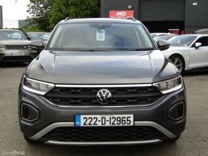 Volkswagen T-Roc Life 2.0 TDI M6F 116HP 5DR - Image 2