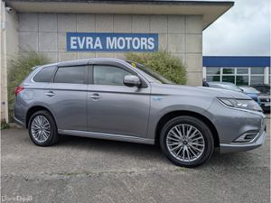 Mitsubishi Outlander G 4WD PHEV HYBRID 2.4 PETROL - Image 3