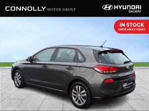 Hyundai i30 Petrol Deluxe 1.4 - Image 4