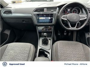 Volkswagen Tiguan LIFE 2.0 TDI 122BHP (PANORAMIC S - Image 2
