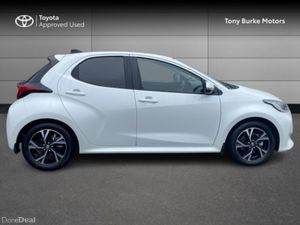 Toyota Yaris - LUNASPORT - 1.5 Hybrid - Automatic- - Image 3