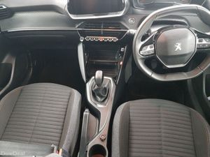 Peugeot 208 1.2 Puretech 75 bhp Active - Image 4