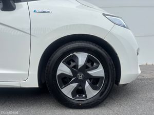 2016 HONDA FIT 1.5I HYBRID A/T NCT TAX - Image 3
