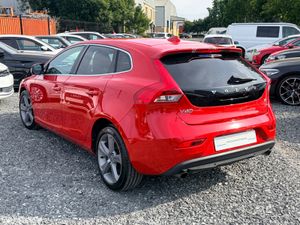 2015 VOLVO V40 1.6T4 AUTO FULLY LOADED WITH SPEC - Image 4