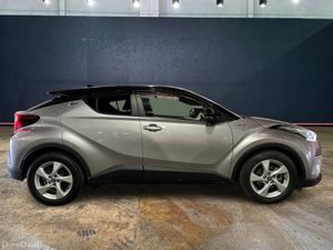 Toyota C-HR 1.8 HYBRID AUTOMATIC - S LED PACKAGE - - Image 2