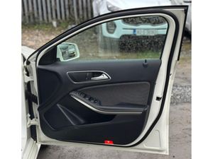 Mercedes-Benz A-Class A180 1.6 Petrol Automatic (3 - Image 4