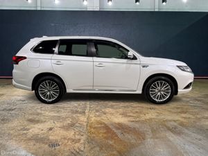 Mitsubishi Outlander 2.4 PHEV AUTOMATIC SUV - HIGH - Image 2