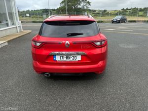 Renault Megane IV ST Sport Tourer Dynamique 5 - Image 4