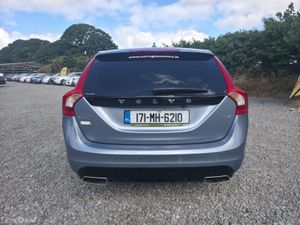 2017 Volvo V60 D4 Dynamic - Image 4
