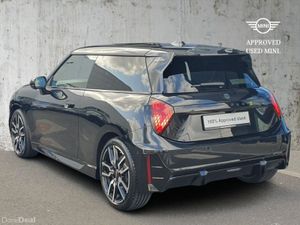 Mini Cooper Cooper SE - Image 3