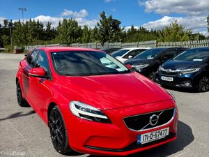 VOLVO V40 2017 2.0, DIESEL D4 - Image 3