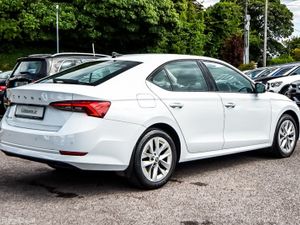 Skoda Octavia Ambition 2.0TDI 115HP - Image 2