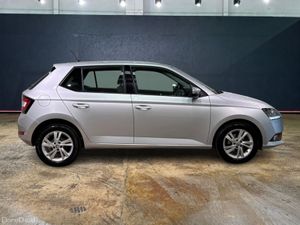 Skoda Fabia AMB 1.0mpi 60HP 4DR - Image 2