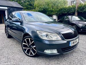 2011 Skoda Octavia 1.6 TDI Manual – VRS Interior - Image 4