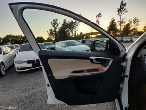 Volvo XC60 D4 CLASSIC - 2.0L Diesel Automatic - Su - Image 3