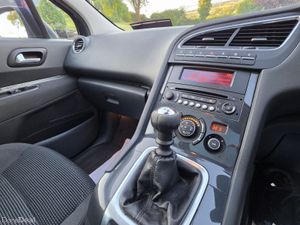 Peugeot 5008 2013 diesel - Image 3