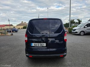 Ford Transit Courier TREND 75PS 3DR VAN - Image 3