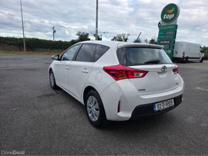 Toyota Auris 1.4 D-4D TERRA VAN 4DR - Image 3