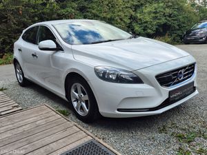 Volvo V40 2014 Automatic - Image 2