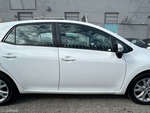 2011 Toyota Auris 1.3 Petrol - Manual - Image 4